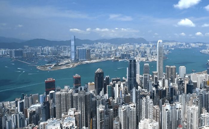 Гонконг даст работу экспертам по блокчейну